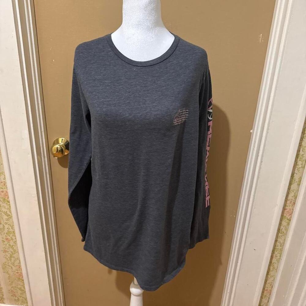 Gray long sleeve shirt
